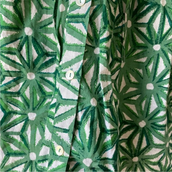 Ro’s Garden Green Reina Ruffle Trim Top Size large - Picture 4 of 9